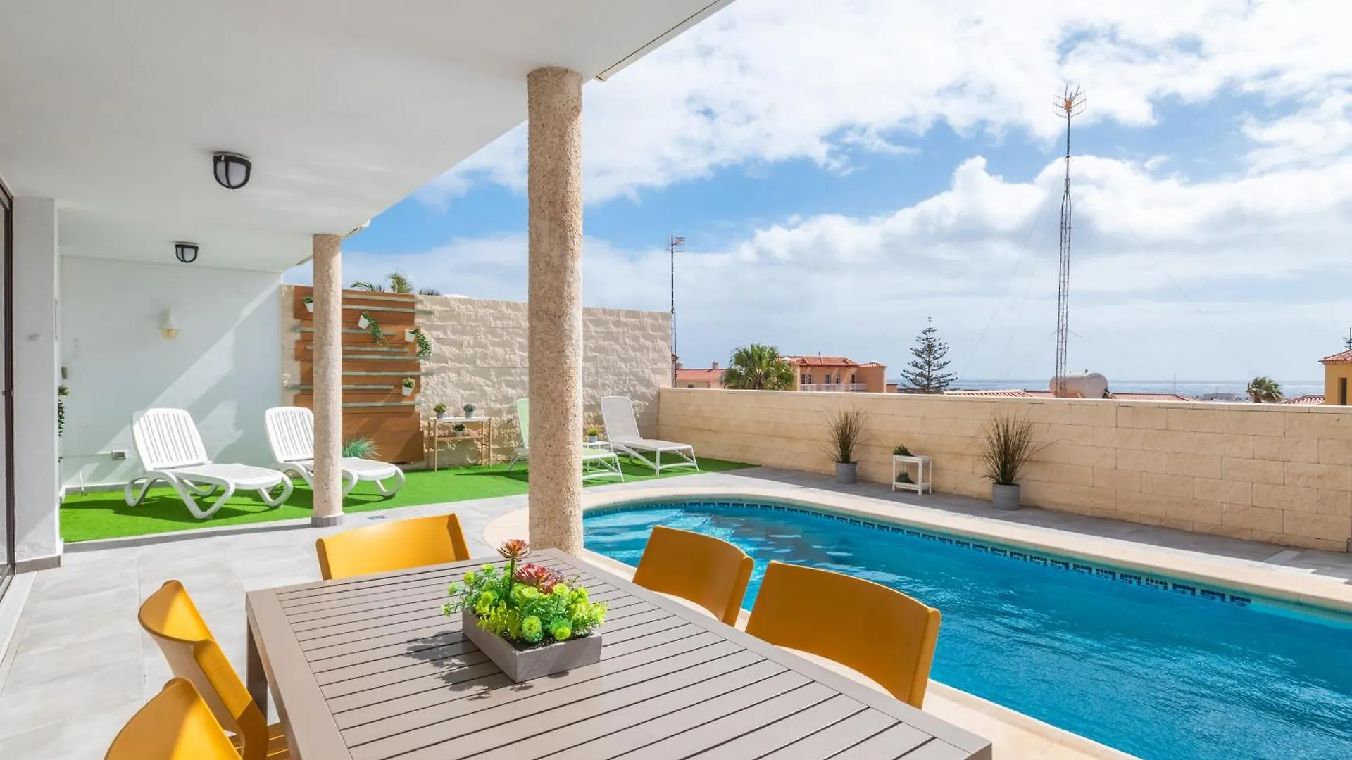 Casa Los Tejales With Climatized Private Pool El Medano  El Medano (Tenerife)